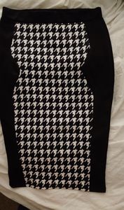 Black and white pencil skirt